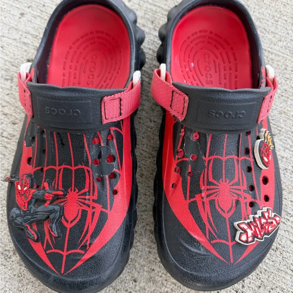 Crocs Team Spider-Man Echo Glow Clog - GLOW-IN-THE-DARK SPIDEY Kids Sz: J6 US